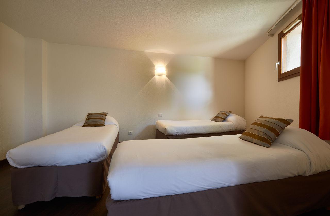 Logis Des Trois Massifs Hotel Claix  Eksteriør billede