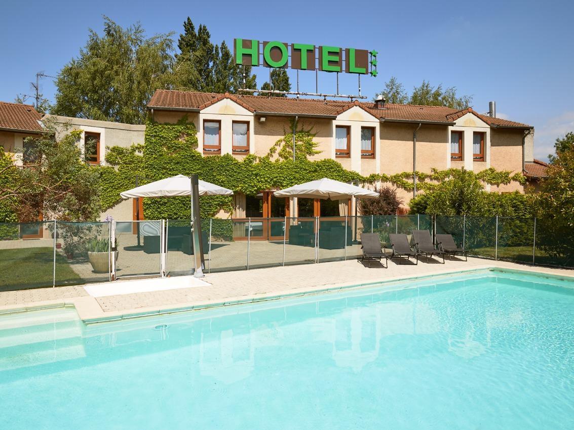 Logis Des Trois Massifs Hotel Claix  Eksteriør billede