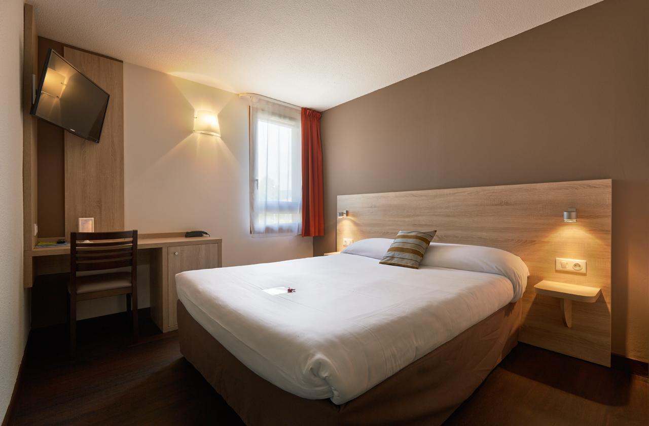 Logis Des Trois Massifs Hotel Claix  Eksteriør billede