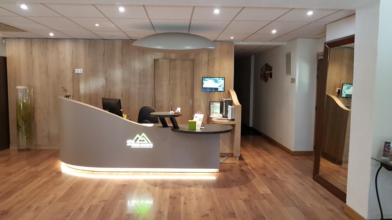 Logis Des Trois Massifs Hotel Claix  Eksteriør billede