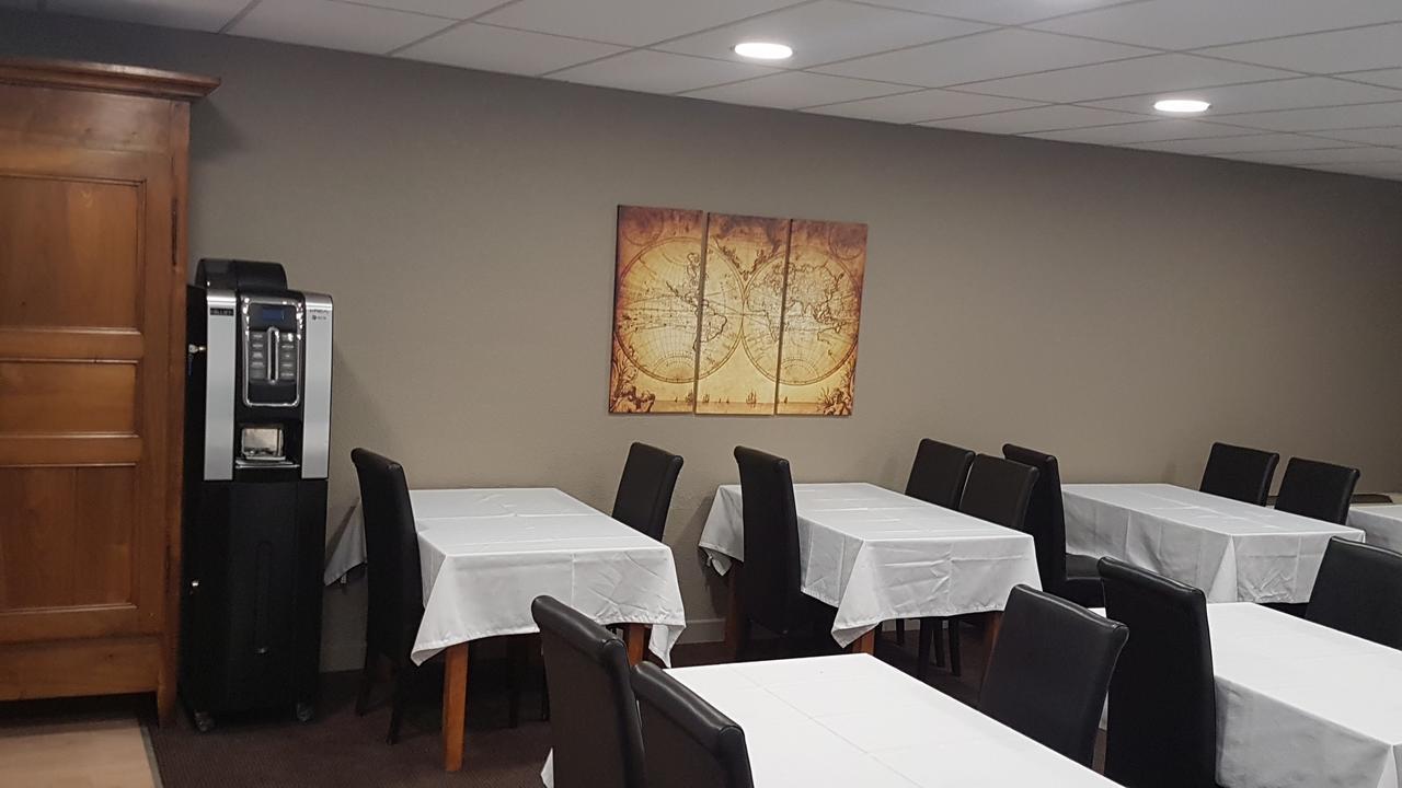Logis Des Trois Massifs Hotel Claix  Eksteriør billede